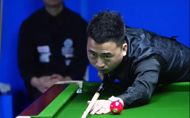 场的热烈氛 场的热烈氛