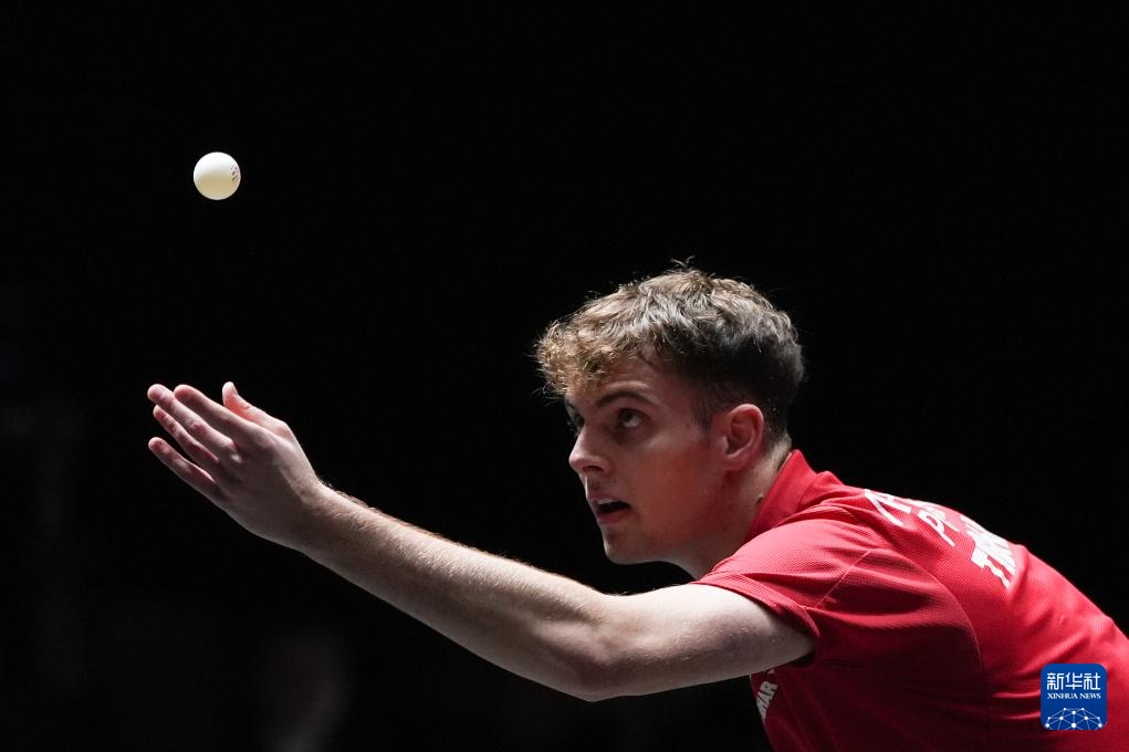 假手递手 假手递手