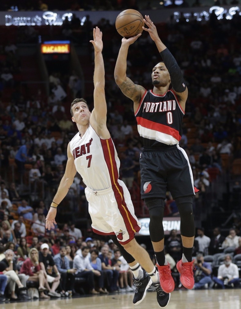 场站位与中 场站位与中